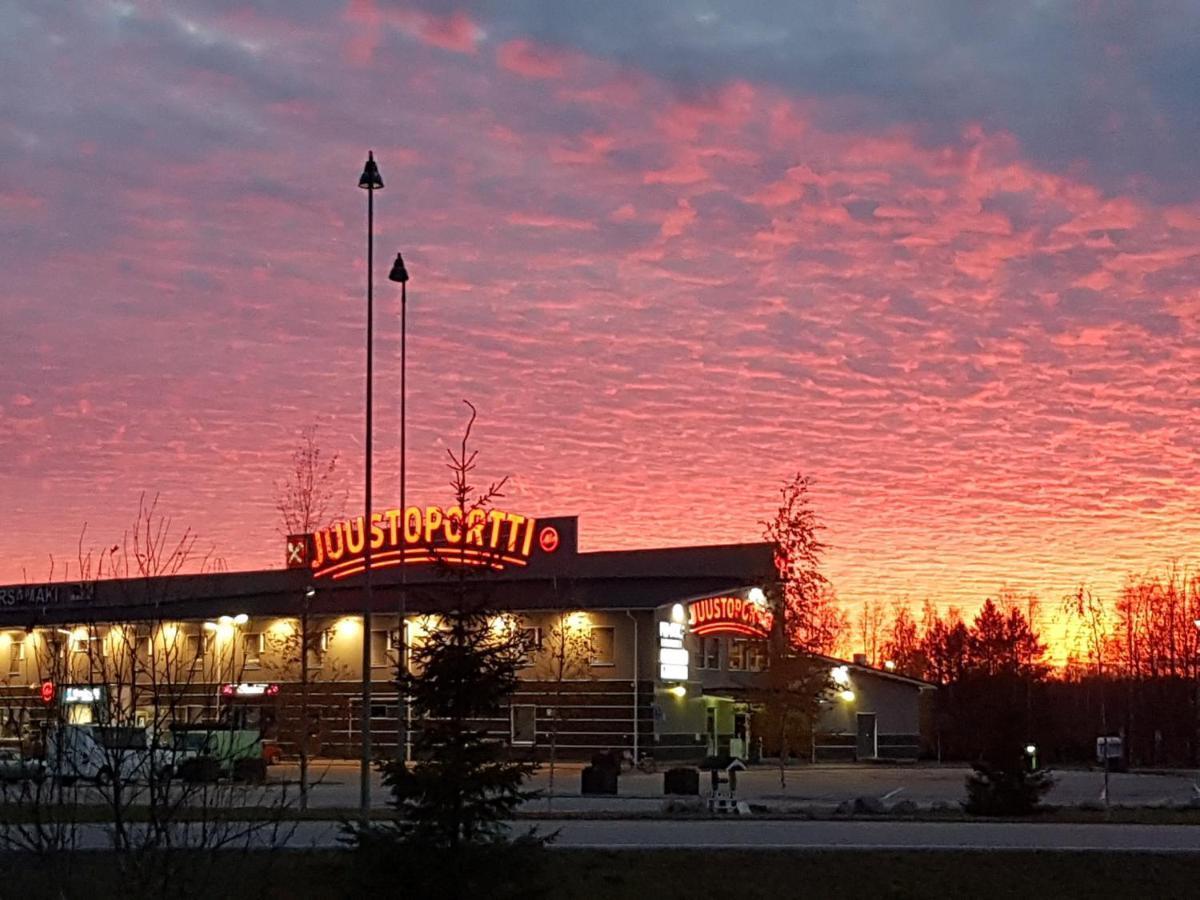 Hotelli Kaersaemaeki Exteriér fotografie